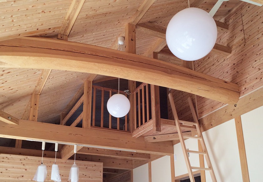 居間天井:ロフトへの入り口